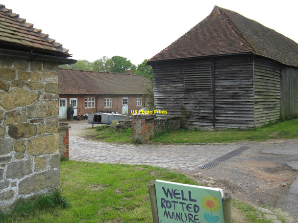 Photo 6"x4" Farmyard at Hoewyck Farm Bexleyhill c2010