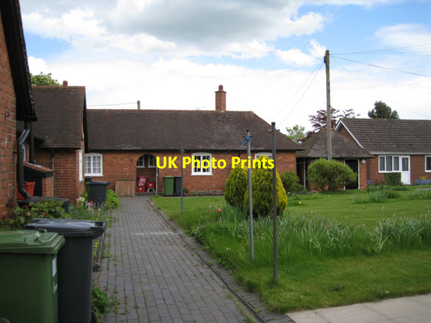 Photo 6"x4" Cottages for the elderly: 1 Kingswood Brook c2010