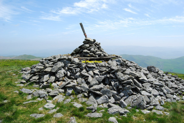 Photo 6"x4" Cairn atop Corlan Fraith Pandy\/SH6202 c2010