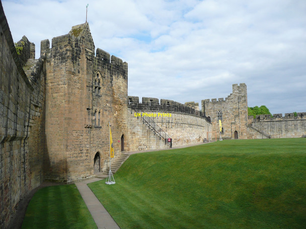 Photo 6"x4" Curtain wall, Alnwick Castle Alnwick c2010