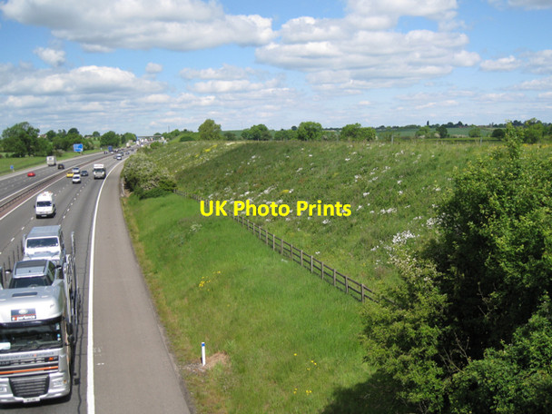 Photo 6"x4" Bund by M40 southbound: 1 Bishop's Tachbrook c2010