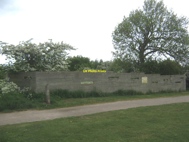 Photo 6"x4" Summerhill Bird Club feeding station at Hartlepool Hartlepool c2010