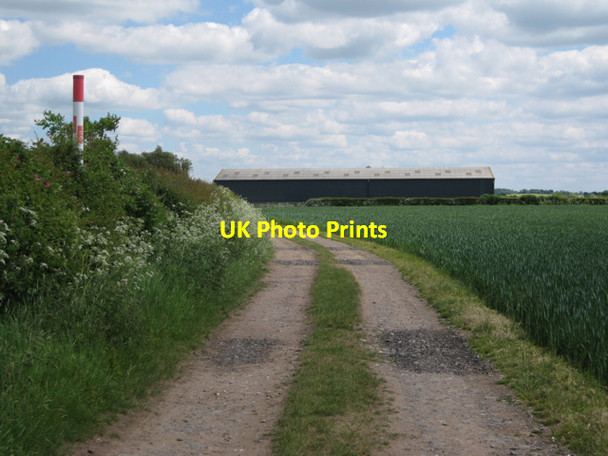Photo 6"x4" Gas pipeline marker near Chesterton Fields Farm Chesterton Green c2010