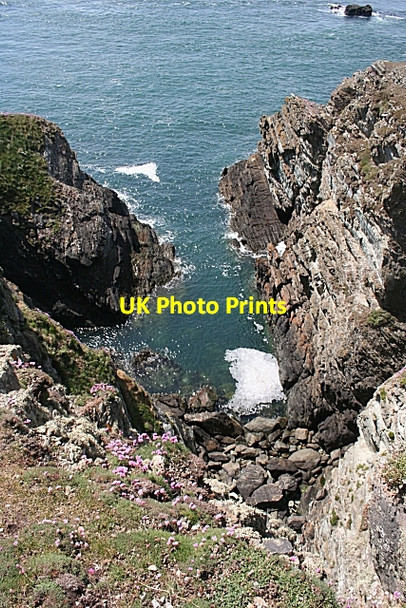 Photo 6"x4" Rocky Inlet Rhoscolyn c2010