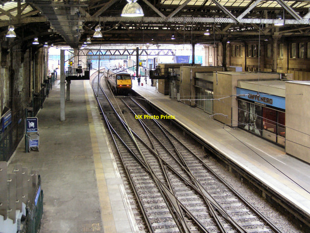 Photo 6"x4" Edinburgh Waverley Station Edinburgh c2010