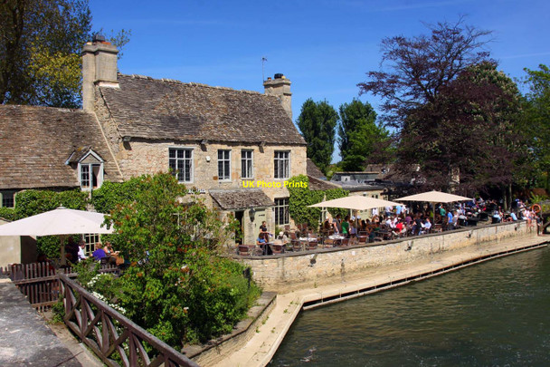 Photo 6"x4" The Trout Inn from Godstow Bridge Wolvercote c2010