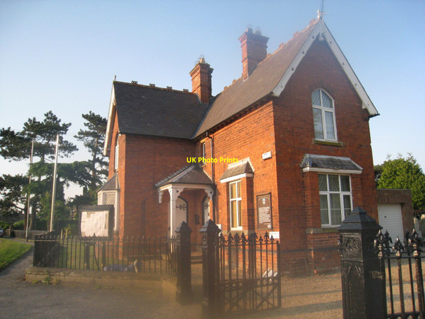 Photo 6"x4" Cemetery Lodge Horncastle\/TF2669 c2010