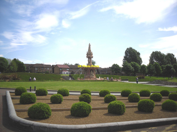 Photo 6"x4" The Doulton Fountain, Glasgow Green, Glasgow Glasgow c2010