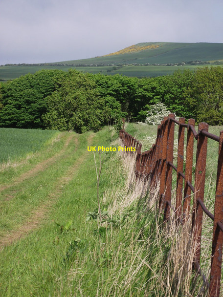 Photo 6"x4" Rusty Fence Brotton c2010