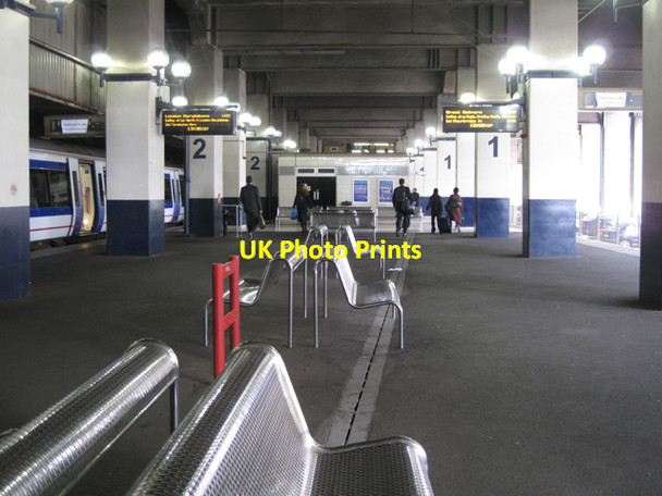 Photo 6"x4" Snow Hill station, platforms 1 & 2 Lee Bank c2010