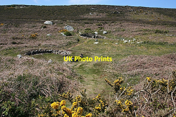 Photo 6"x4" Hut Circles (8) Goferydd c2010