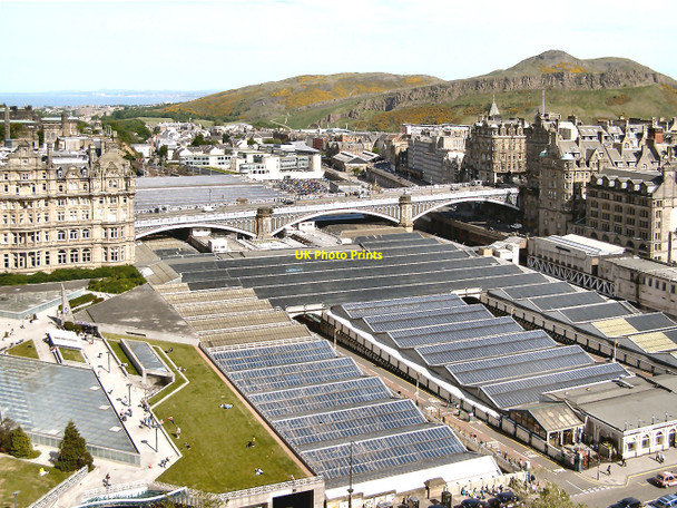 Photo 6"x4" Waverley Station and North Bridge Edinburgh c2010