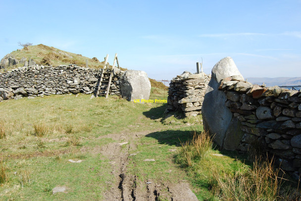 Photo 6"x4" Just look at these gateposts Llechfraith c2010