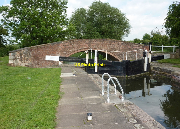 Photo 6"x4" Canal lock and bridge number 60 Retford c2010