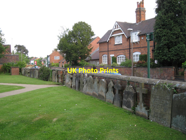 Photo 6"x4" Knowle churchyard, Kenilworth Road boundary Knowle\/SP1876 c2010