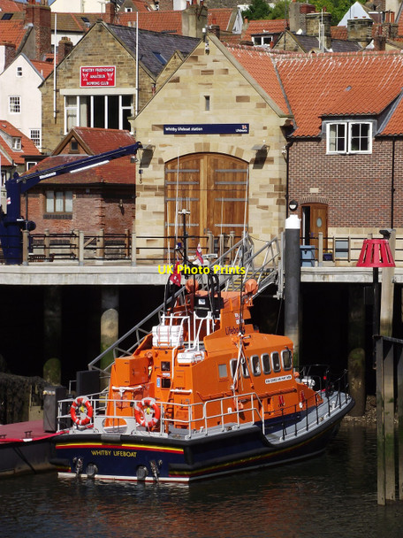 Photo 6"x4" Whitby Lifeboat Whitby\/NZ8910 c2010
