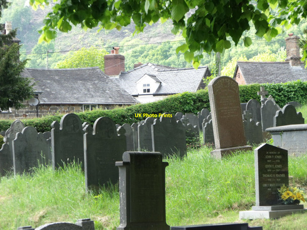 Photo 6"x4" Churchyard of Llanwnog parish church, Powys Llanwnog c2010