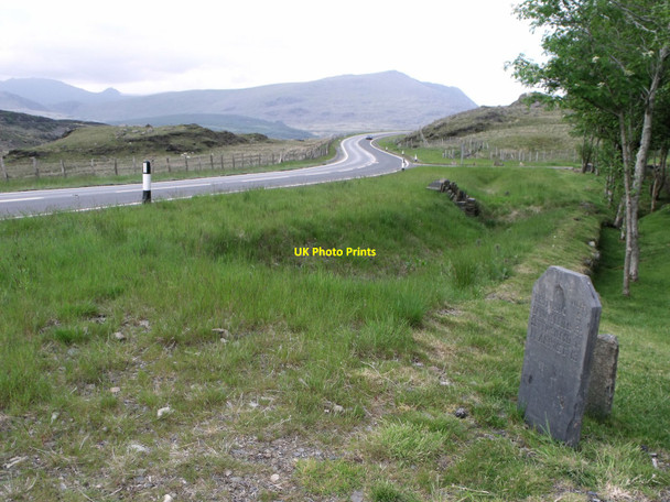 Photo 6"x4" Modern slate milepost at Crimea Pass, Gwynedd Tal-y-waenydd c2010
