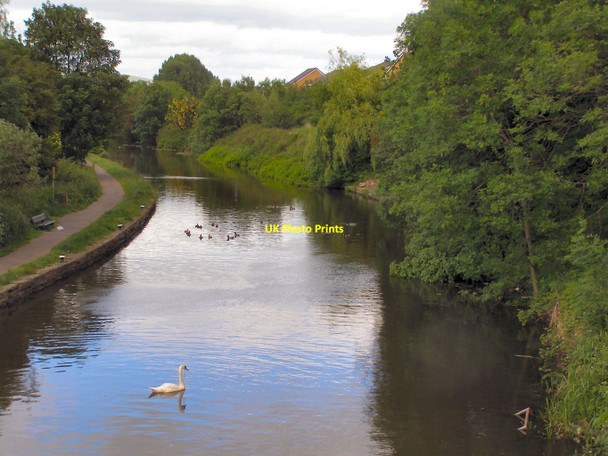 Photo 6"x4" Leeds and Liverpool Canal Church c2010