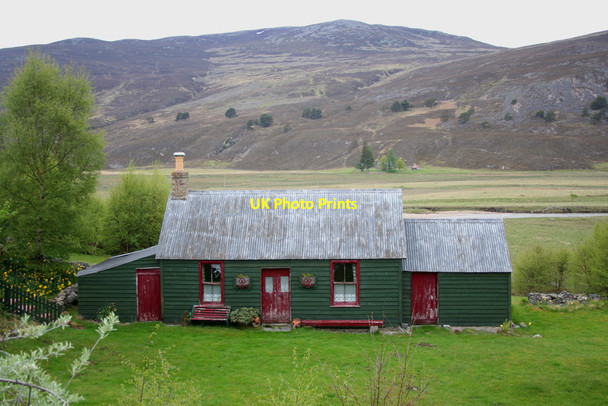 Photo 6"x4" Cottage West of Braemar Allanaquoich c2010