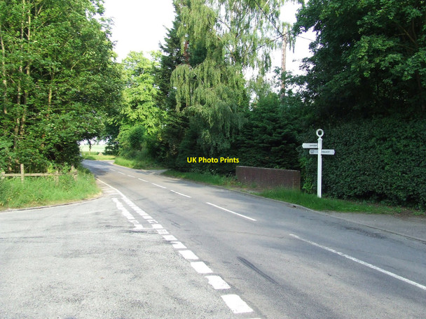 Photo 6"x4" Road Junction Hunston\/TL9768 c2010