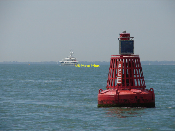 Photo 6"x4" East Lepe port channel buoy Lepe c2010