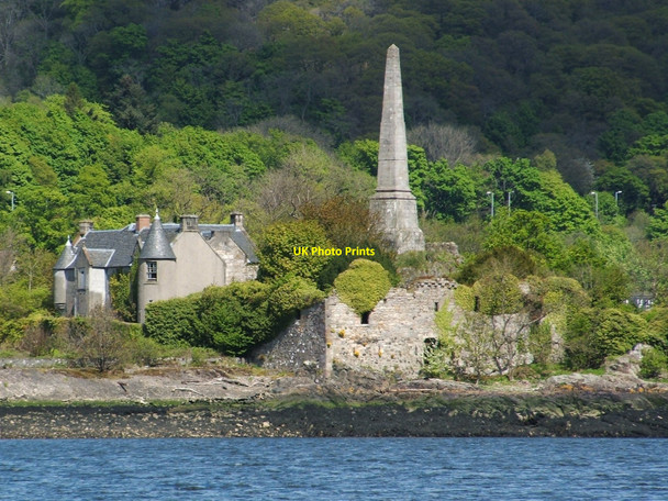 Photo 6"x4" Dunglass Castle and the Henry Bell Monument Erskine c2010 P1