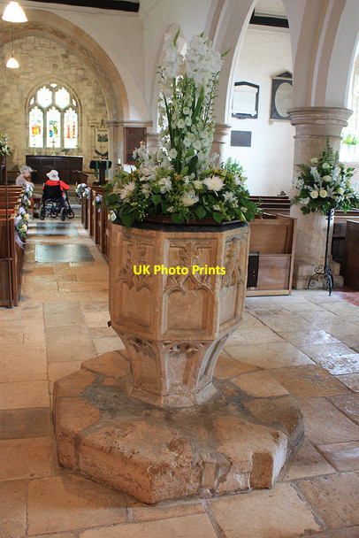Photo 6"x4" 14th century font, St Bartholomew's Church Churchdown c2010