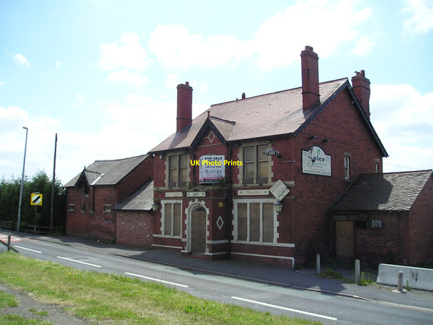 Photo 6"x4" The Kinderton Arms Pub, Middlewich Middlewich c2010