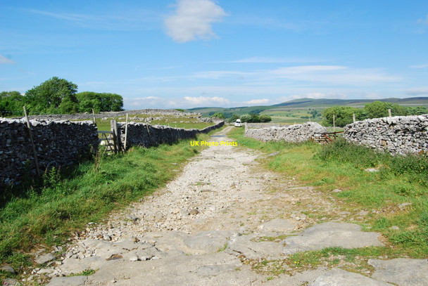 Photo 6"x4" Farm track with limestone at the surface Selside\/SD7875 c2010