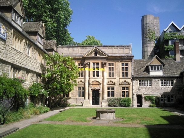 Photo 6"x4" Architectural contrasts at St Edmund Hall, Oxford Oxford\/SP5106 c2010
