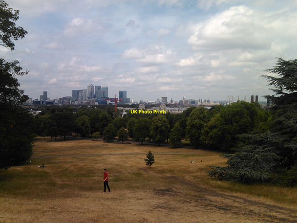 Photo 6"x4" View of Canary Wharf and the O2 from the hill in Greenwich Park Greenwich\/TQ3977 c2010
