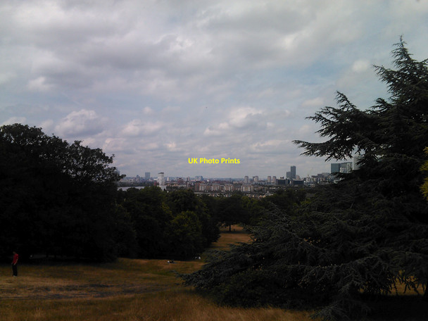 Photo 6"x4" View of London's skyline from the hill in Greenwich Park Greenwich\/TQ3977 c2010