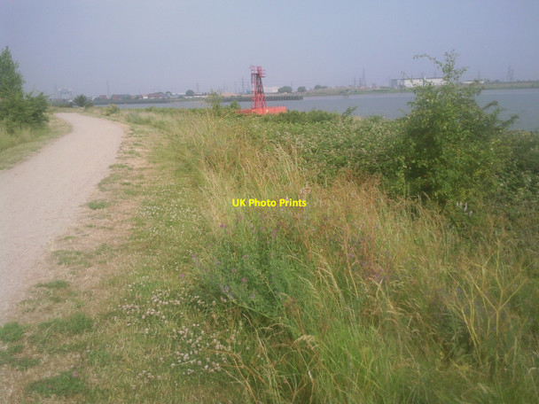 Photo 6"x4" The Thames Path at Cross Ness Thamesmead c2010