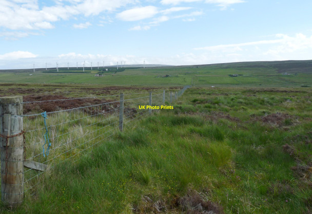 Photo 6"x4" Fence above Buoldhu Houstry\/ND1535 c2010