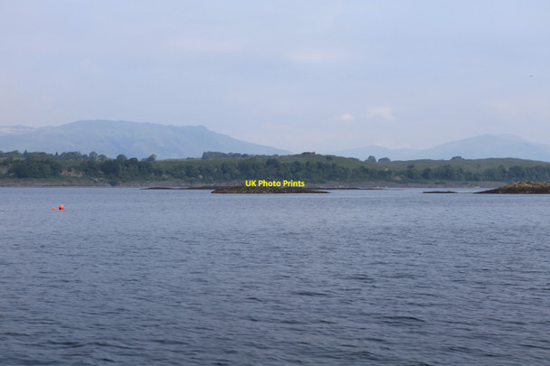 Photo 6"x4" Skerries to the South of Eilean Dubh Achnacroish c2010