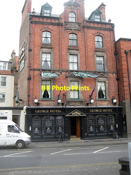 Photo 6"x4" George Hotel, (front view) Whitby\/NZ8910 c2010
