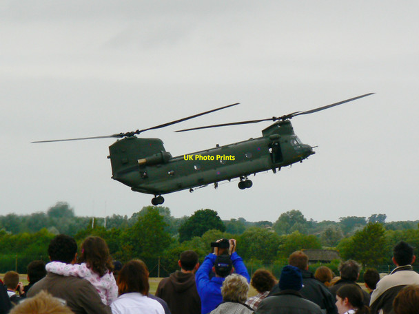Photo 6"x4" Boeing Chinook, RIAT 2010, Fairford Fairford c2010