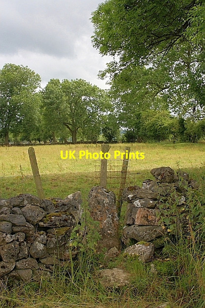 Photo 6"x4" Squeeze Stile in Wall Parwich c2010