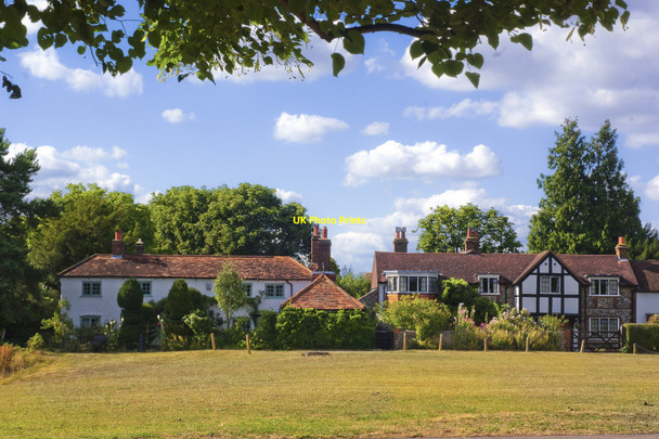 Photo 6"x4" The Green Coulsdon c2010