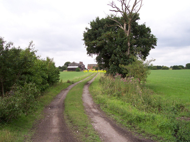 Photo 6"x4" Farm track to Dial Post Farm Gemini c2010