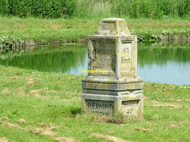 Photo 6"x4" Chadwell Spring boundary marker stone Hertford c2010