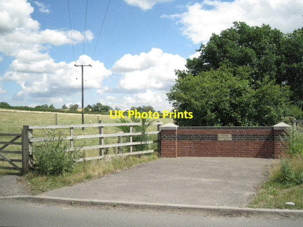Photo 6"x4" East parapet, Luscombe Farm Culvert Heath End\/SP2360 c2010