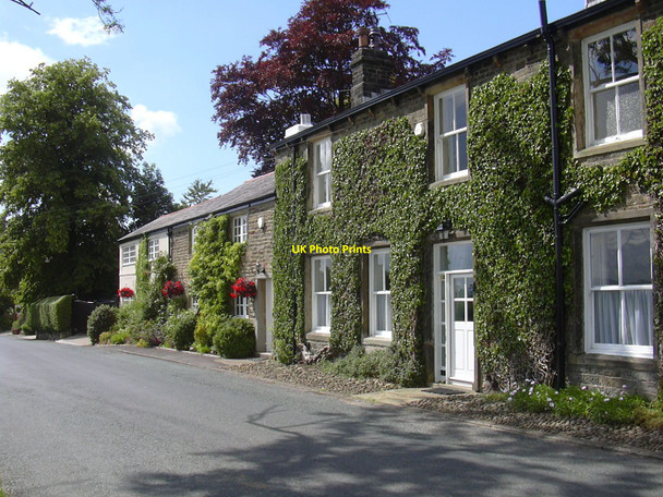 Photo 6"x4" Cottages, Whins Lane, Read, Lancashire Read c2010