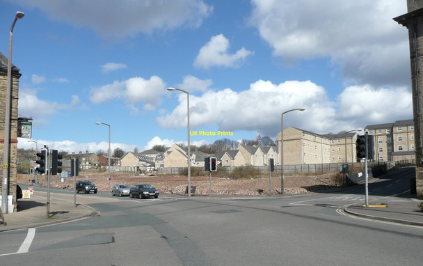 Photo 6"x4" Bailiff Bridge crossroads Brighouse\/SE1423 c2010