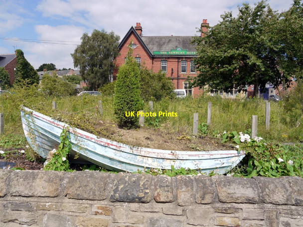 Photo 6"x4" The Newburn Hotel from the rear of the Boathouse,  Newburn Ryton\/NZ1564 c2010