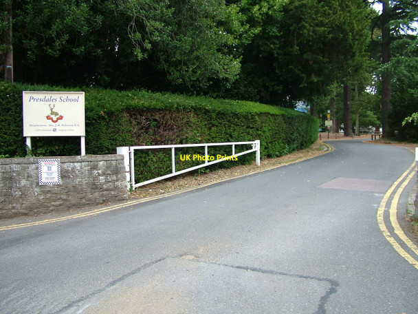 Photo 6"x4" Entrance to Presdales School Ware\/TL3614 c2010