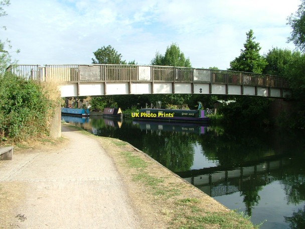 Photo 6"x4" Tumbling Bay Bridge, River Lea Navigation Ware\/TL3614 c2010