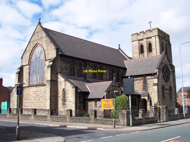 Photo 6"x4" St Mark's church on Victoria Street Ince in Makerfield c2010