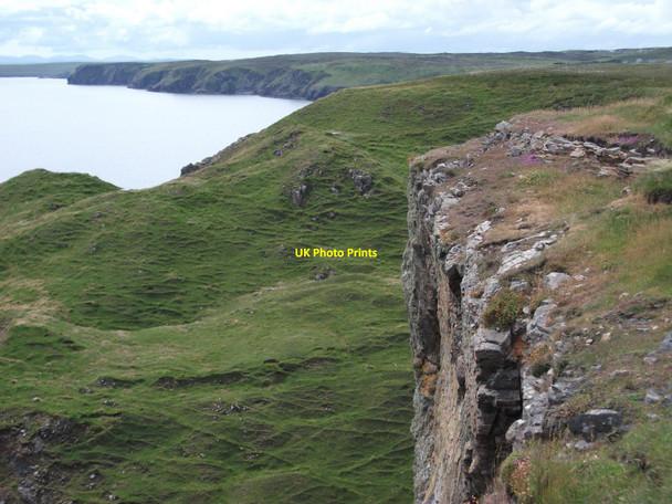 Photo 6"x4" Looking towards Toll Slagan Neisdeil Tolstadh bho Thuath c2010